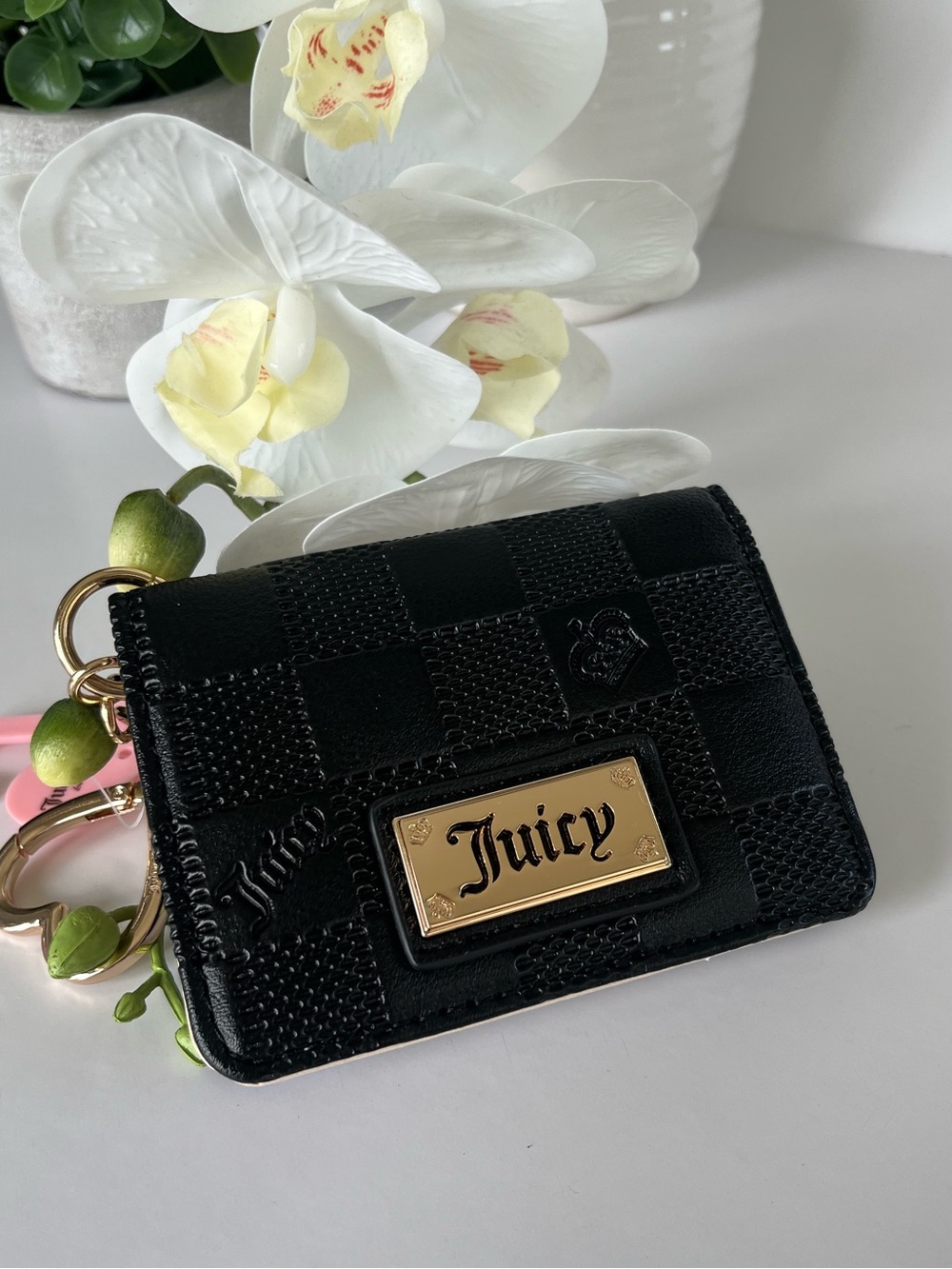 Juicy Black Embossed Checkerboard Card Holder with Heart Keyring